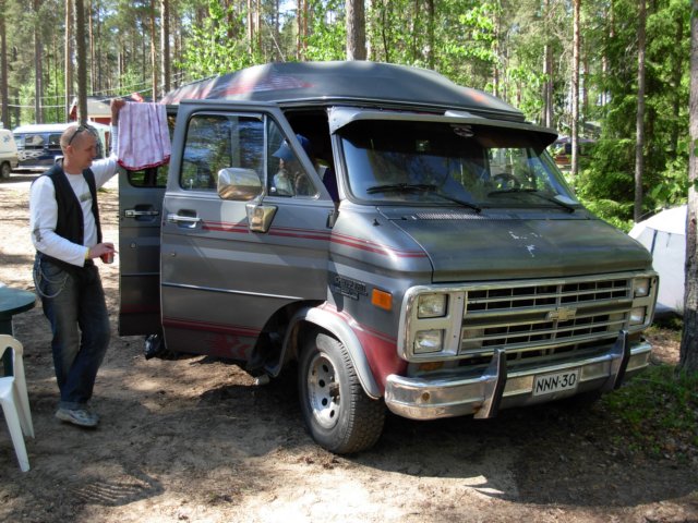 lahtelaistenauto.jpg